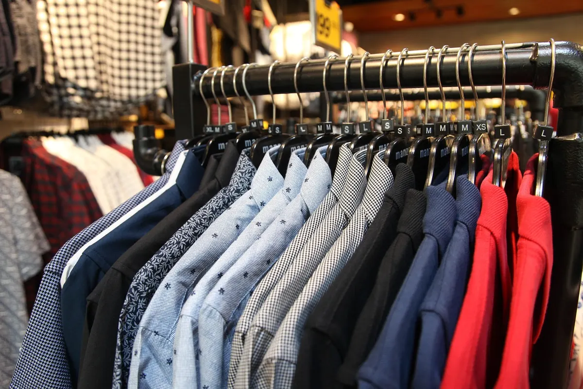 How to Find Local Vintage Streetwear Stores and Pop-Up Markets